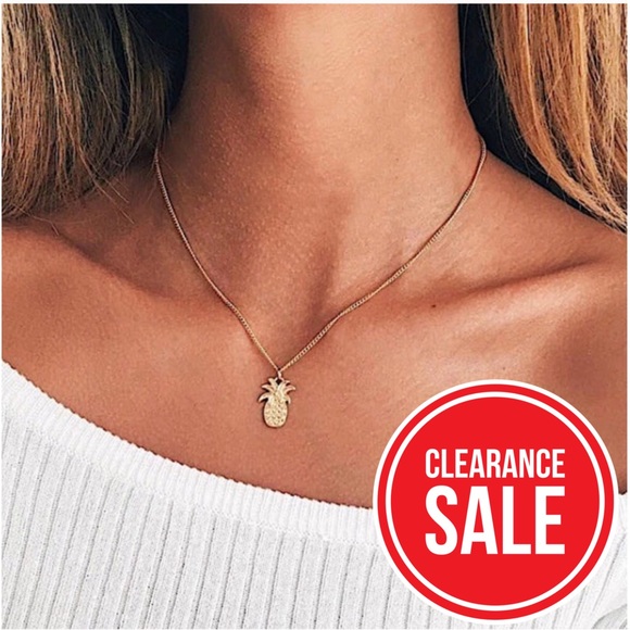 Jewelry - 🔴𝟱/$𝟮𝟬🔴𝗖𝗟𝗘𝗔𝗥𝗔𝗡𝗖𝗘 Gold Choker NEW